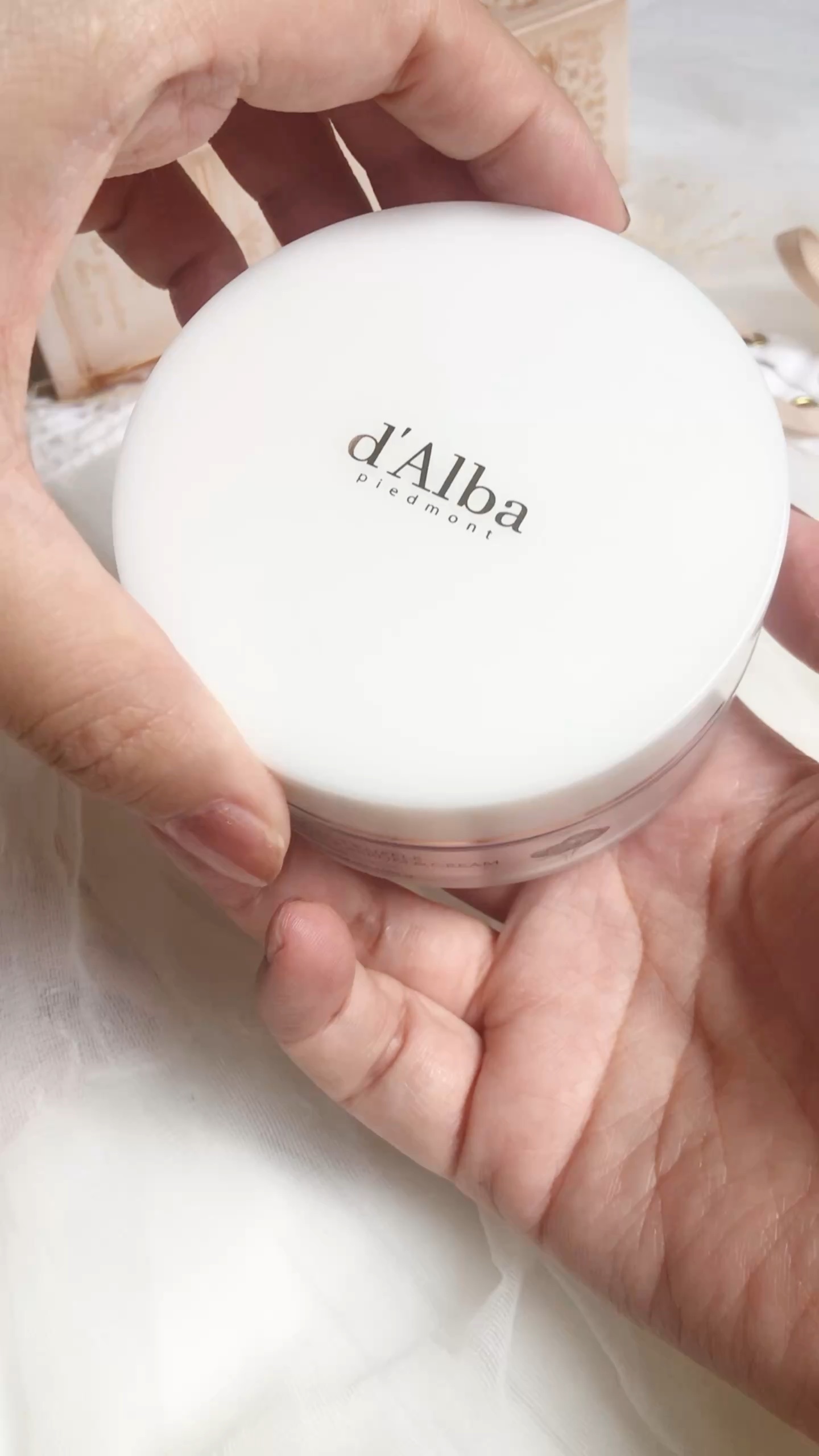 ホワイトトリュフダブルセラムアンドクリーム/ダルバ/フェイスクリームの人気ショート動画