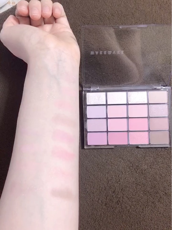 ソフトブラーリングアイパレット/wakemake/アイシャドウパレットを使ったクチコミ（3枚目）