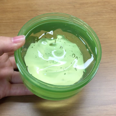 マイルド＆モイスチャーアロエジェル/ネイチャーリパブリック/ボディローションを使ったクチコミ（2枚目）