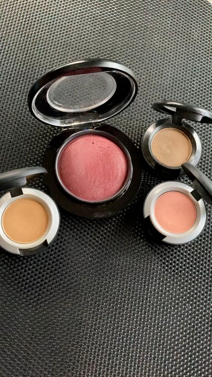 パウダー キス アイシャドウ/M・A・C/単色アイシャドウの人気ショート動画