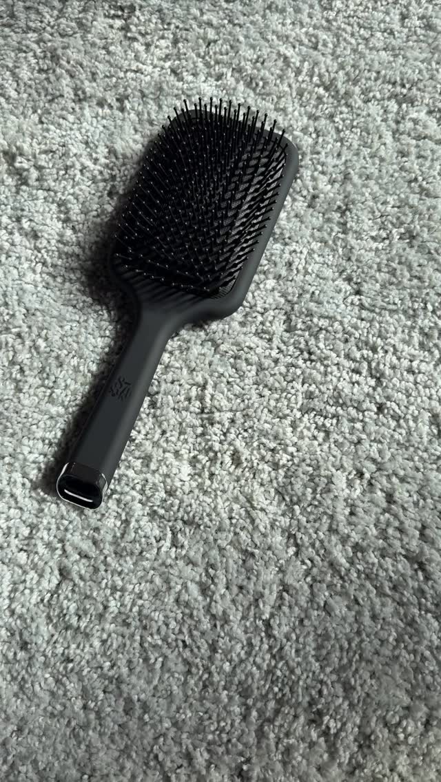 87saku ハナサク パドルブラシ/87saku/ヘアブラシの動画クチコミ1つ目