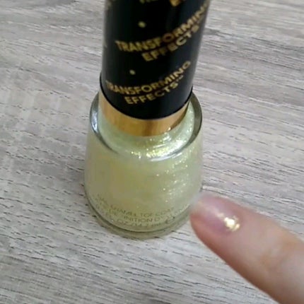 REVLON トランスフォーミング エフェクツ トップ コートのクチコミ「※動画あり。
不慣れで無駄にウニョウニョしました。
すみません🙇
*************.....」(2枚目)