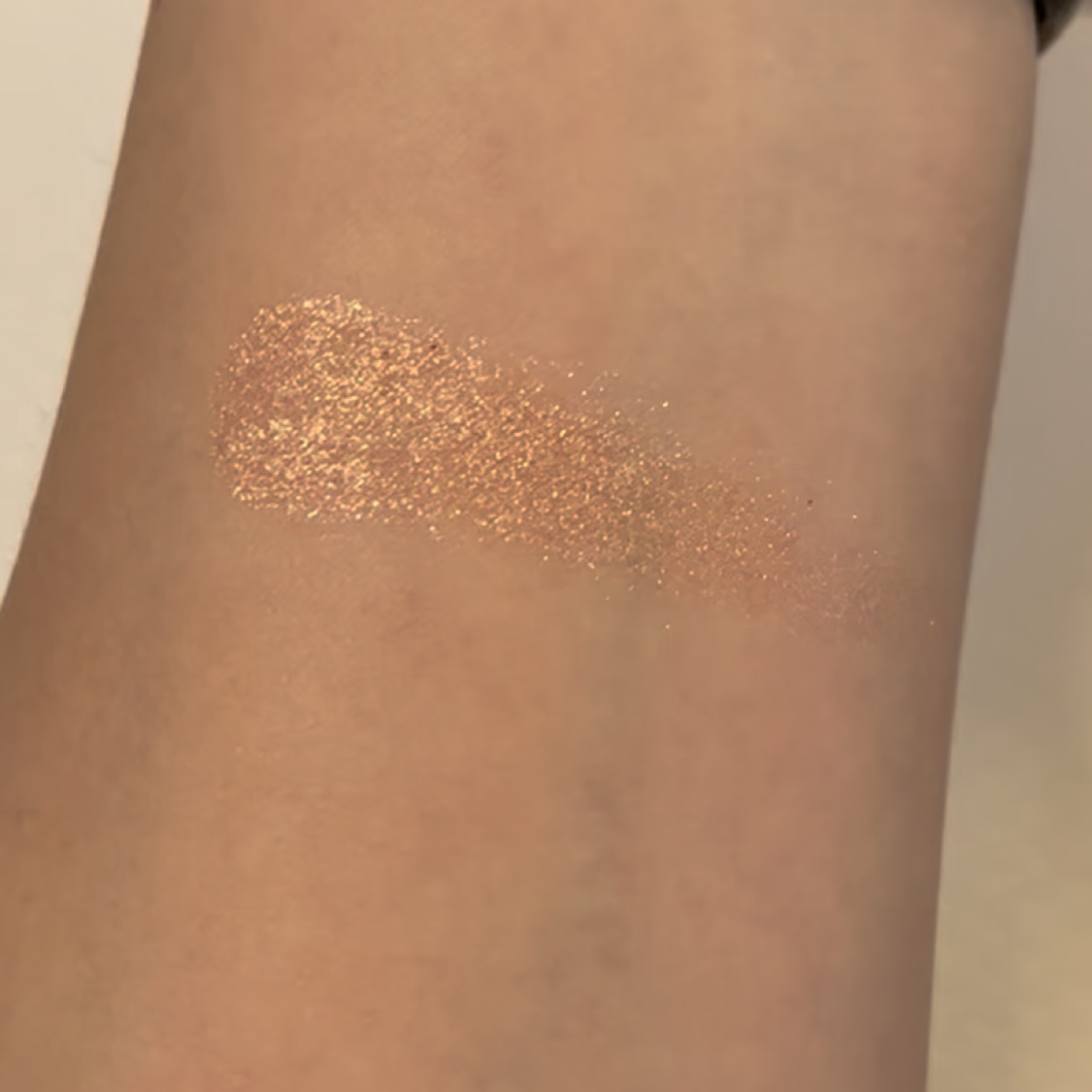 and us グロウクリームアイシャドウのクチコミ「ハイクオリティすぎる！
スリコのホリデー🎁アイシャドウ

and us
グロウクリームアイシャ.....」（2枚目）