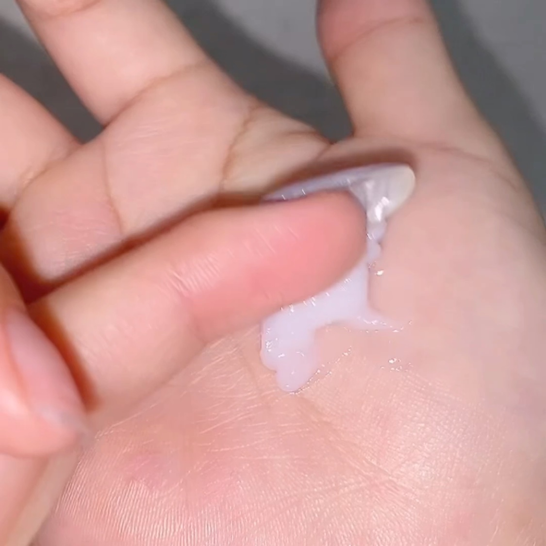 モレキュラーリペアヘアセラム/MQURE/アウトバストリートメントの動画クチコミ5つ目