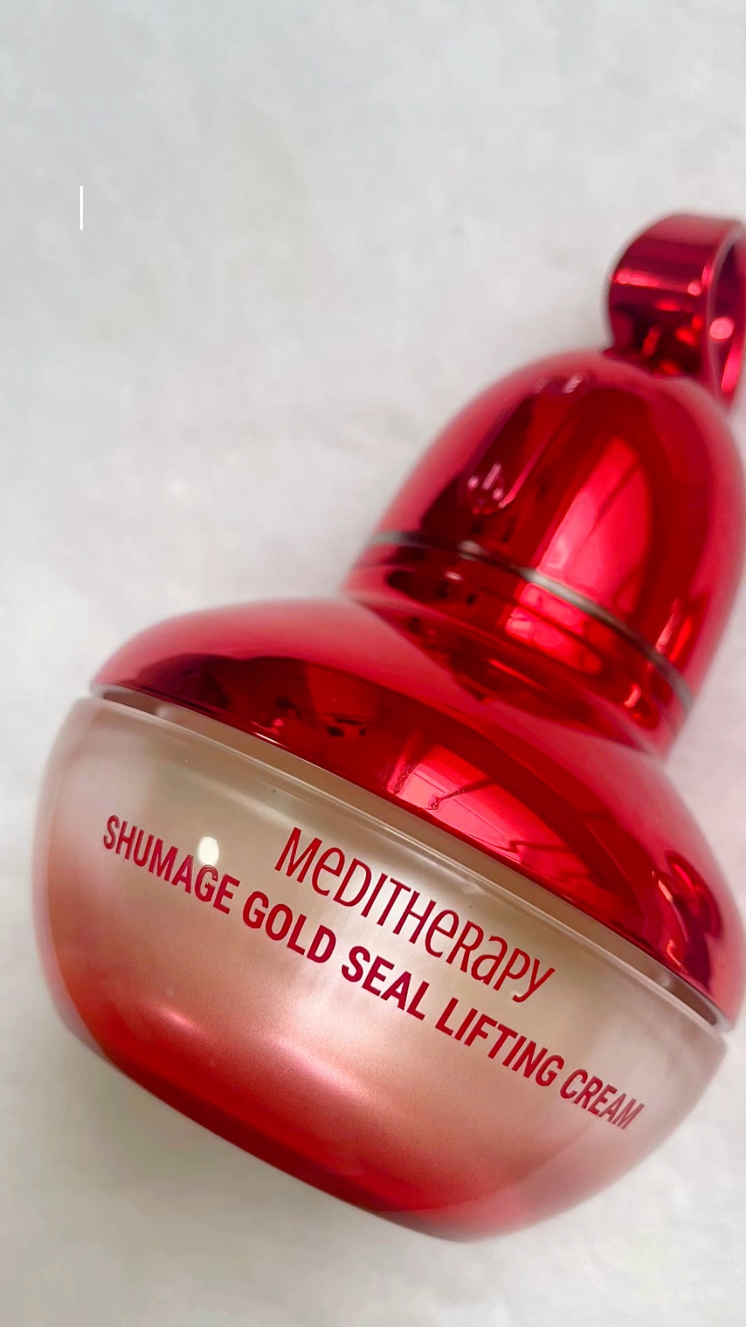 シューマジゴールド糸リフティングクリーム+EMS美顔器/MEDITHERAPY/フェイスクリームを使ったクチコミ（1枚目）