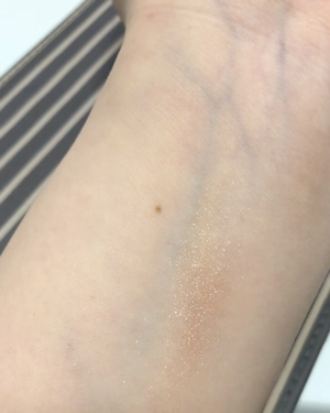 シャイニーシャドウ N/excel/単色アイシャドウを使ったクチコミ（2枚目）