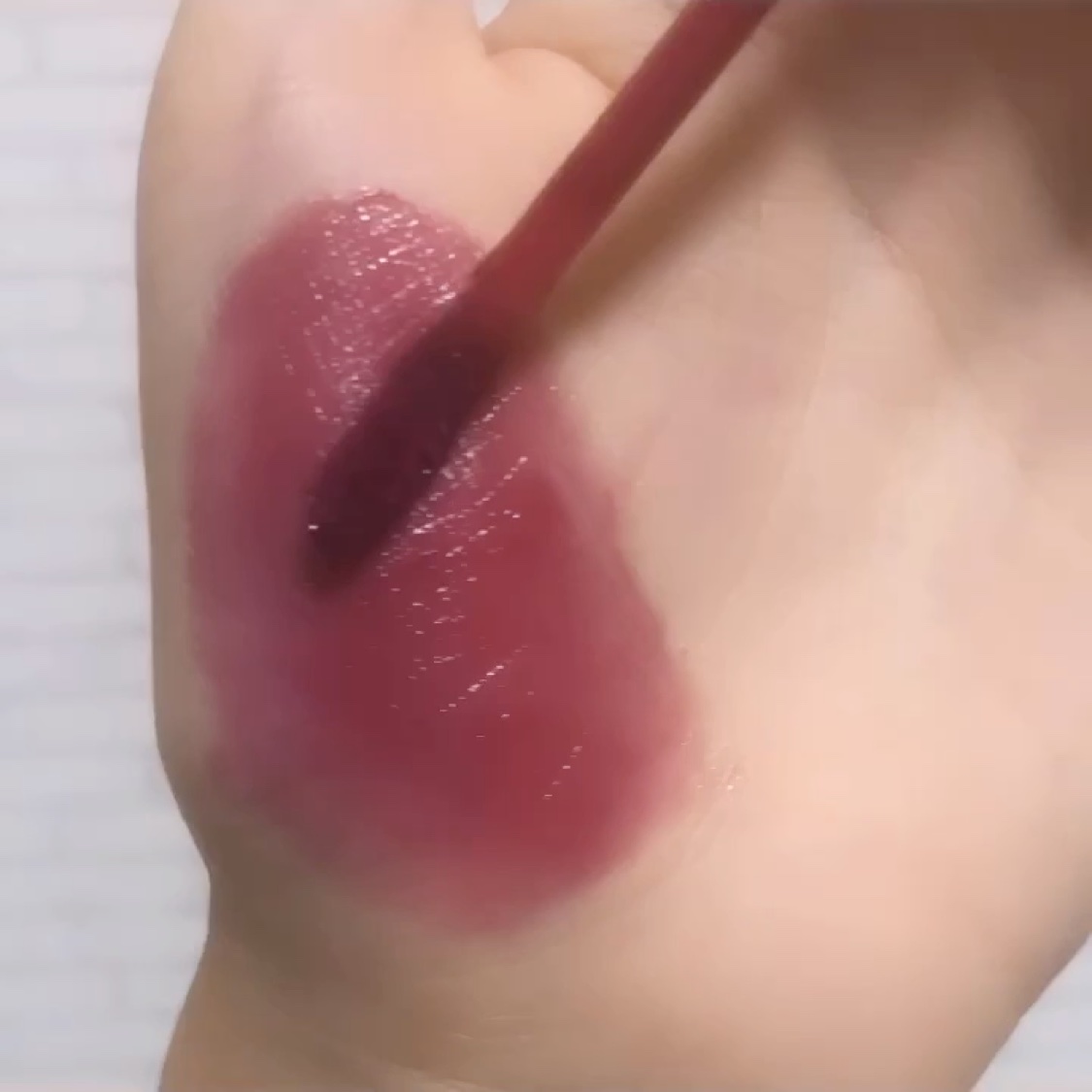 グロウ フィクシングティント/ETUDE/リップティントの動画クチコミ2つ目