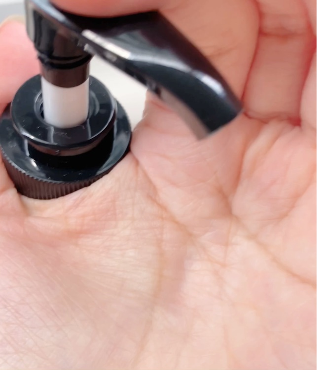 セラブルーチントーリトメントバーム/Epunol/ヘアバームの動画クチコミ5つ目