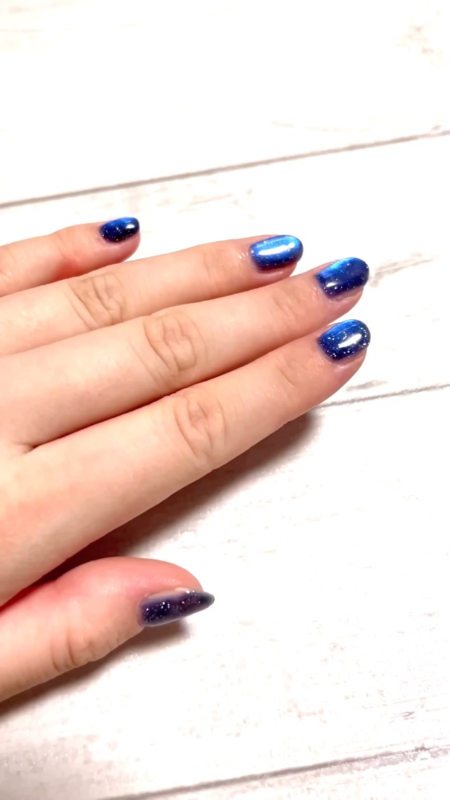 マグネティフラッシュジェル/emena/ジェルネイルの動画クチコミ4つ目