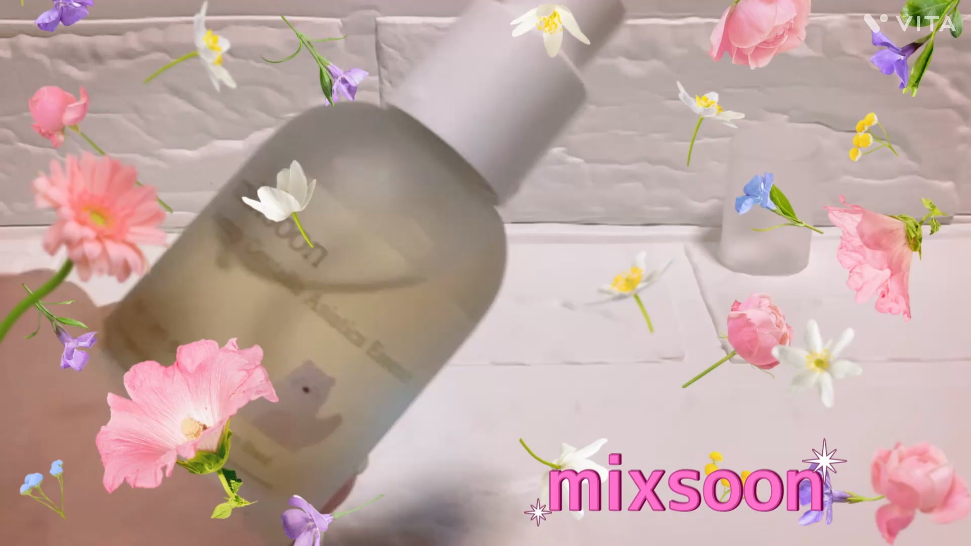 水のようにすっと広がる、ツボクサのやさしいひと滴

Mixsoon Soondy ツボクサ（センテラアジアティカ）エッセンス

美容的な魅力として⬇️

	•	やさしい水のようなテクスチャー
軽やかに伸びて肌になじみやすく、重さを感じにくい