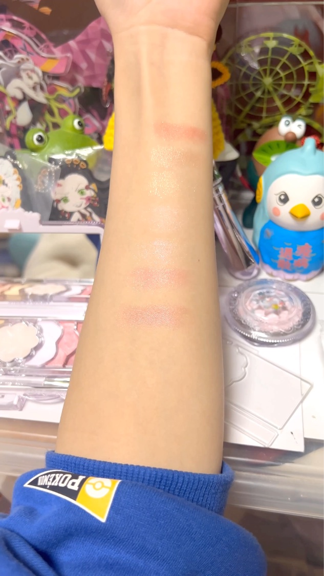 ユニコーンユートピア コレクション/JILL STUART/メイクアップキットの動画クチコミ4つ目