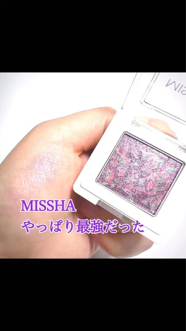 MISSHA
グリッタープリズム シャドウ マーブル GVL03

見ての通り宝石箱みたいにキラキラしたラメがたくさん入ってる💓

瞼にしっかりと色が乗るから単色だけでもメイクができちゃう！
大人メイク