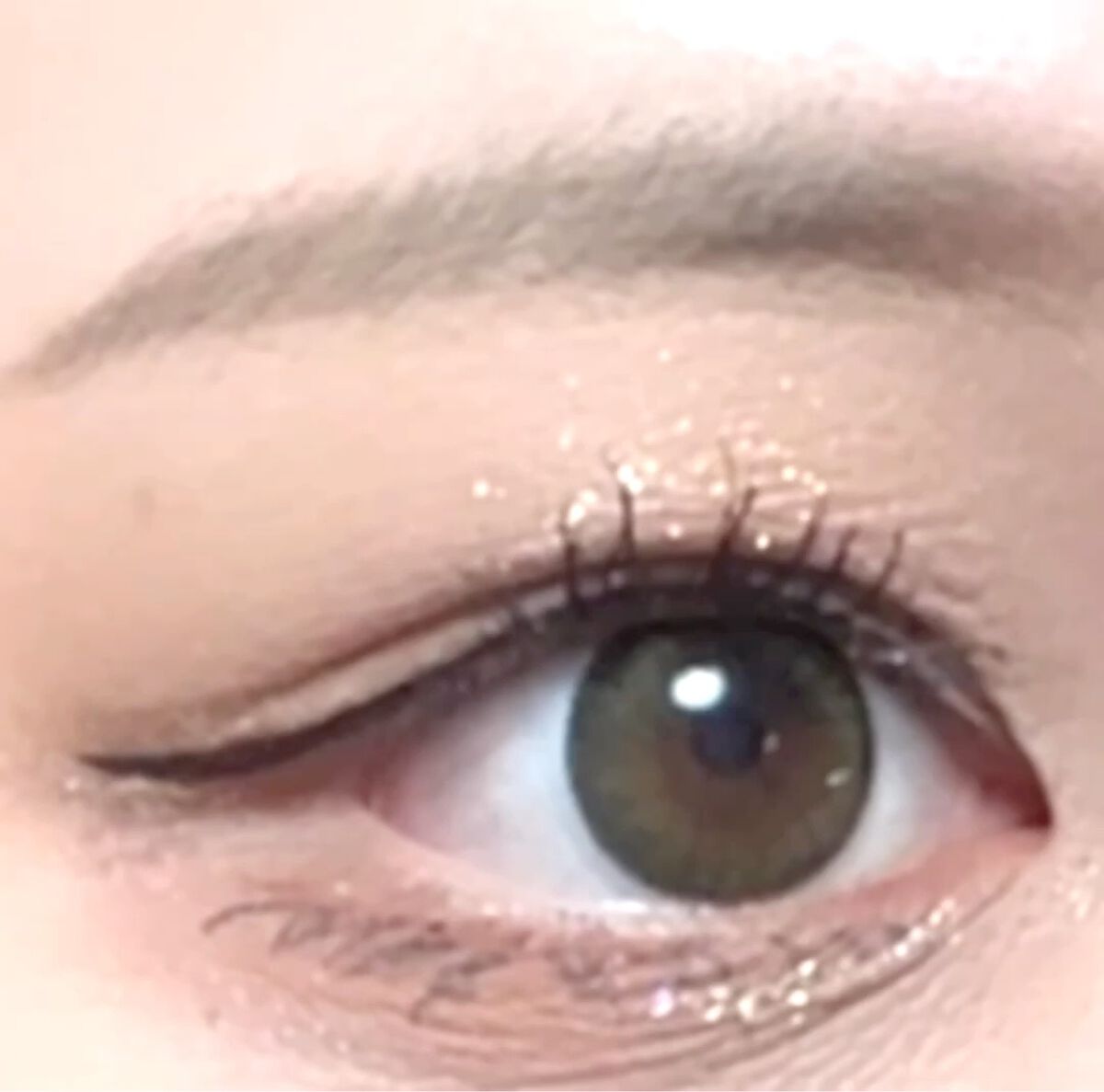 22年秋新作カラーコンタクトレンズ Little Honeyps 1day まあたそプロデュース オリビアちゃんのグリーン リトルハニップのカラコン レポ 着画口コミ 4枚目に目のドアップがあります 苦手な方は注意してください By まるちゃん 混合肌 10代後半 Lips