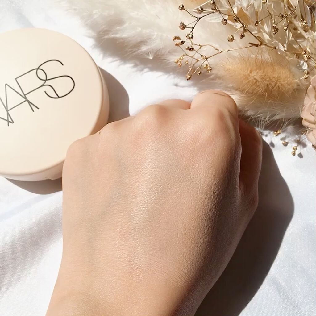 ピュアラディアントプロテクション アクアティックグロー クッションファンデーション SPF50+／PA+++/NARS/クッションファンデーションの動画クチコミ3つ目