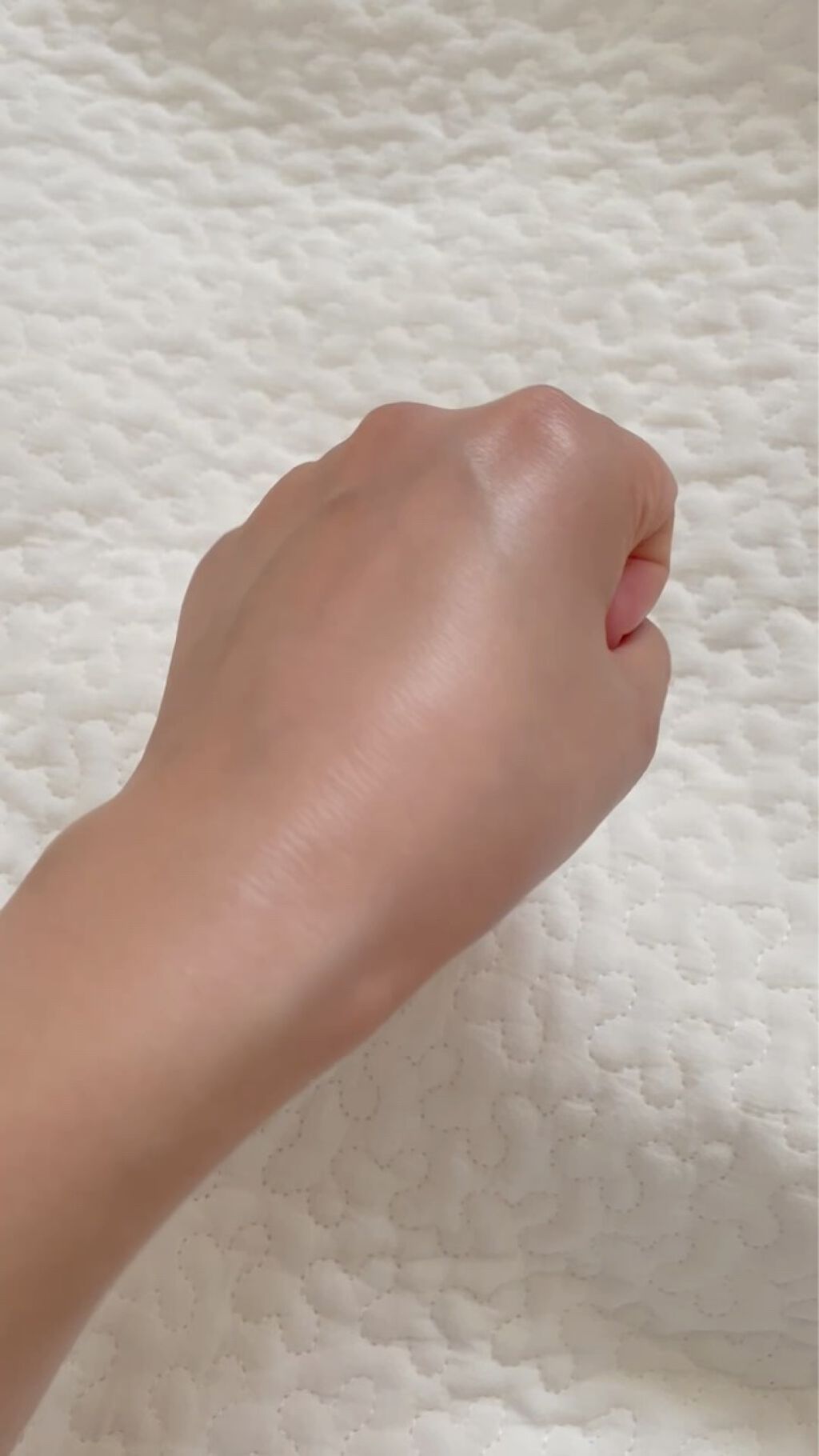 トーン シルキー UV プロテクター/to/one/日焼け止めクリームの動画クチコミ3つ目