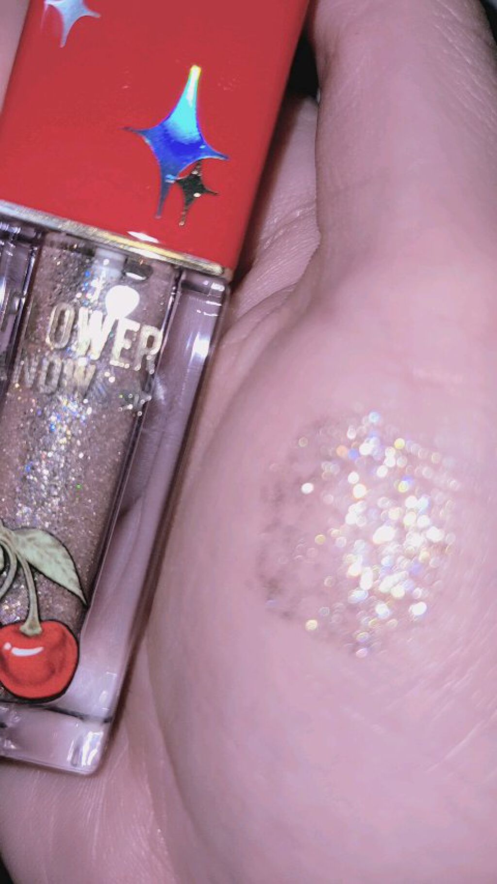 Cherry Love グリッター リキッドアイシャドウ/FlowerKnows/グリッターを使ったクチコミ（2枚目）