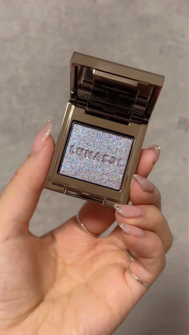 ルナソル モノアイカラーレーション/LUNASOL/単色アイシャドウの動画クチコミ1つ目