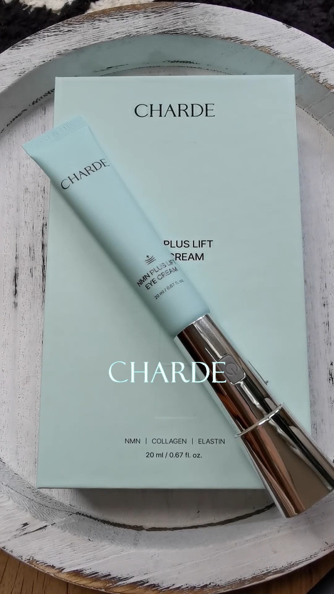 .˚⊹⁺‧┈┈┈┈┈┈┈┈┈┈┈┈‧⁺ ⊹˚.
こんにちわん🙌まりしる🐈‍⬛です😊

CHARDE(シャルド)
NMNプラスリフトアイクリーム(美顔器付き)
使ってみたよ☝️✨️

毎日スマホやPCで頑張った目のお手入れ、みんなは何し