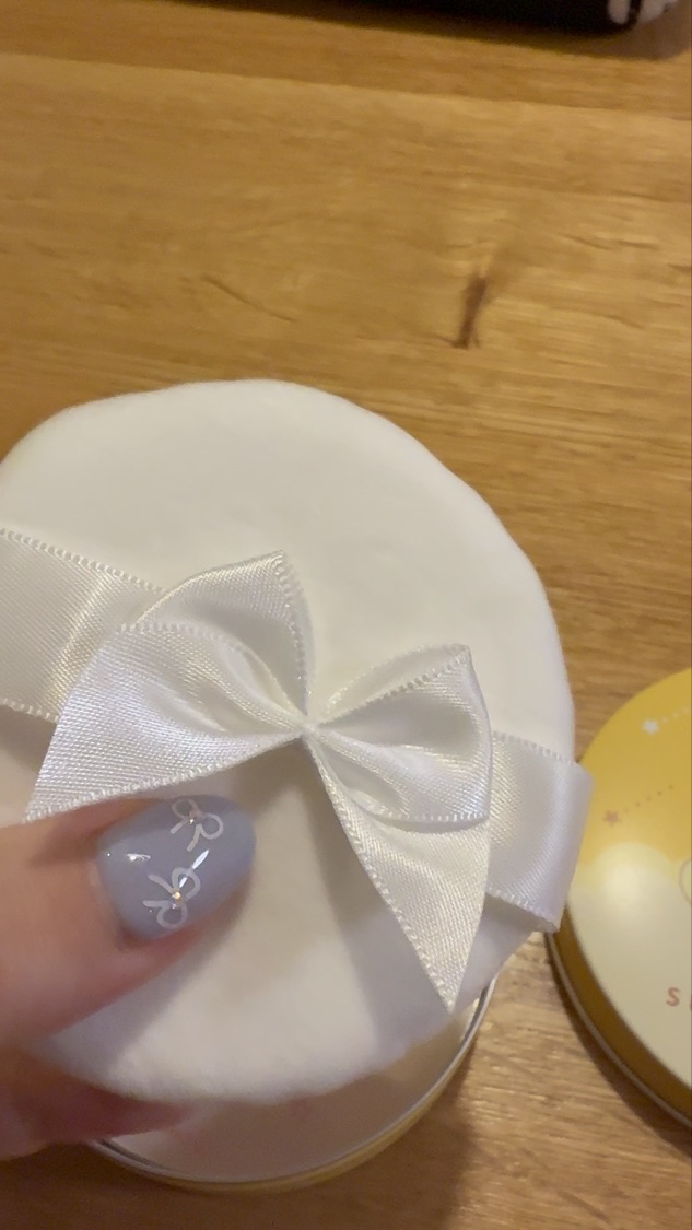 すっぴんパウダーC 初恋キンモクセイの香り/クラブ/プレストパウダーの動画クチコミ1つ目