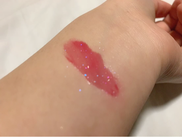 トーン ペタル エッセンス グロス/to/one/リップグロスを使ったクチコミ（3枚目）