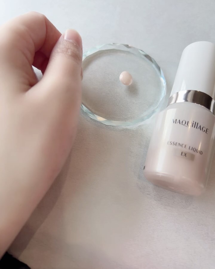 ドラマティックエッセンスリキッド/マキアージュ/リキッドファンデーションを使ったクチコミ（2枚目）