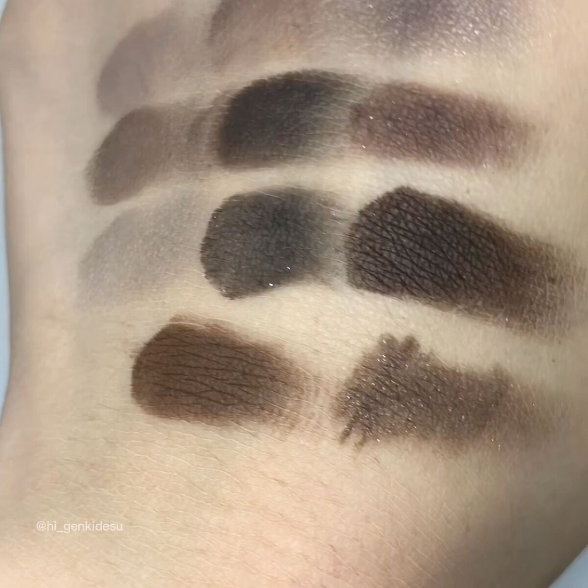 FLUTTER BY/ColourPop/アイシャドウパレットの動画クチコミ5つ目