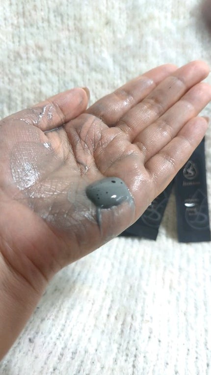 漆黒ミネラルパウダーウォッシュ/fonskin/洗顔パウダーを使ったクチコミ(7枚目)