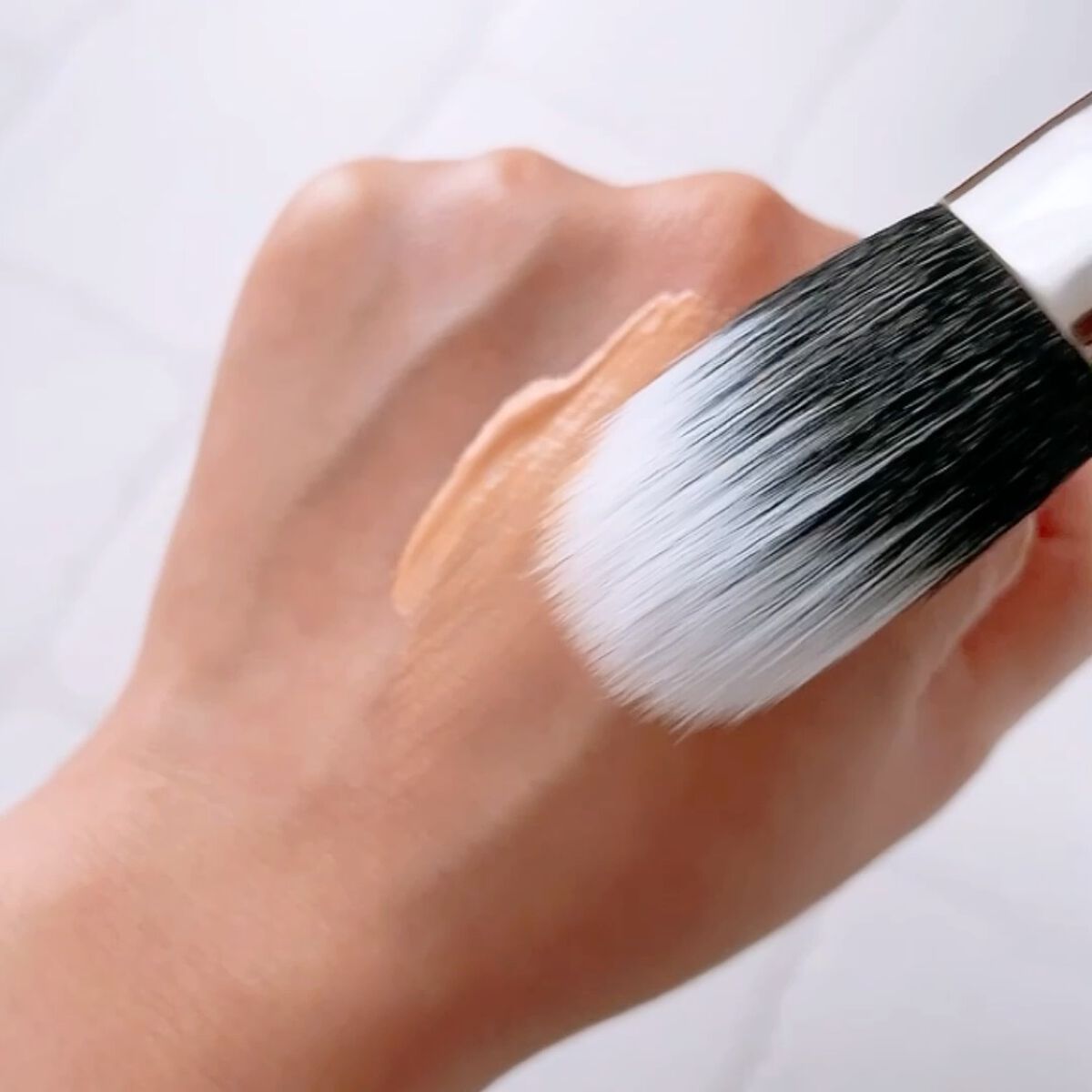 リペアビューティー ウォータークリームファンデーション アクアデュードロップ/ブリリアージュ/クリーム・エマルジョンファンデーションの動画クチコミ3つ目