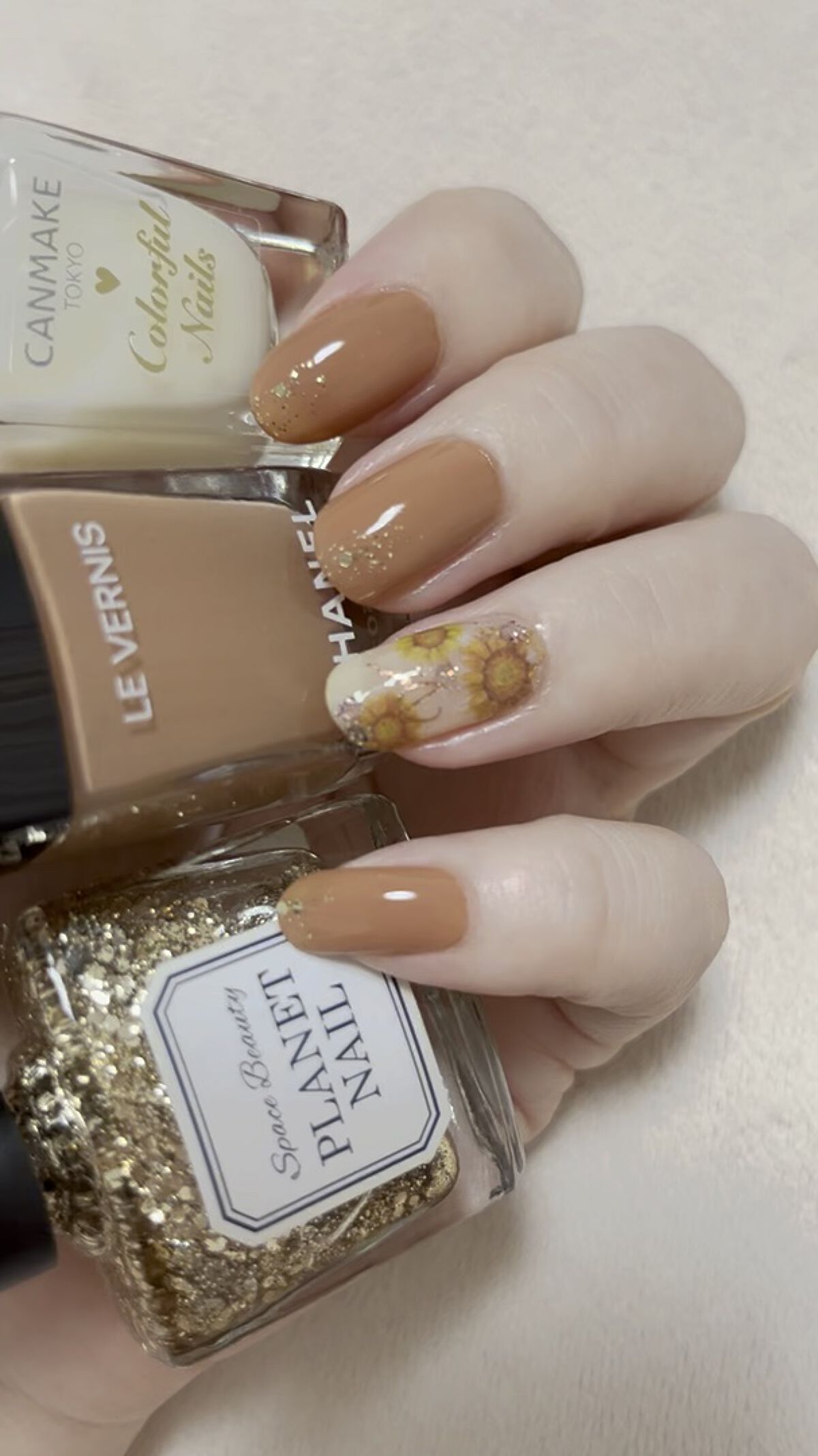 しずくネイルシール/キャンドゥ/ネイルシールの人気ショート動画