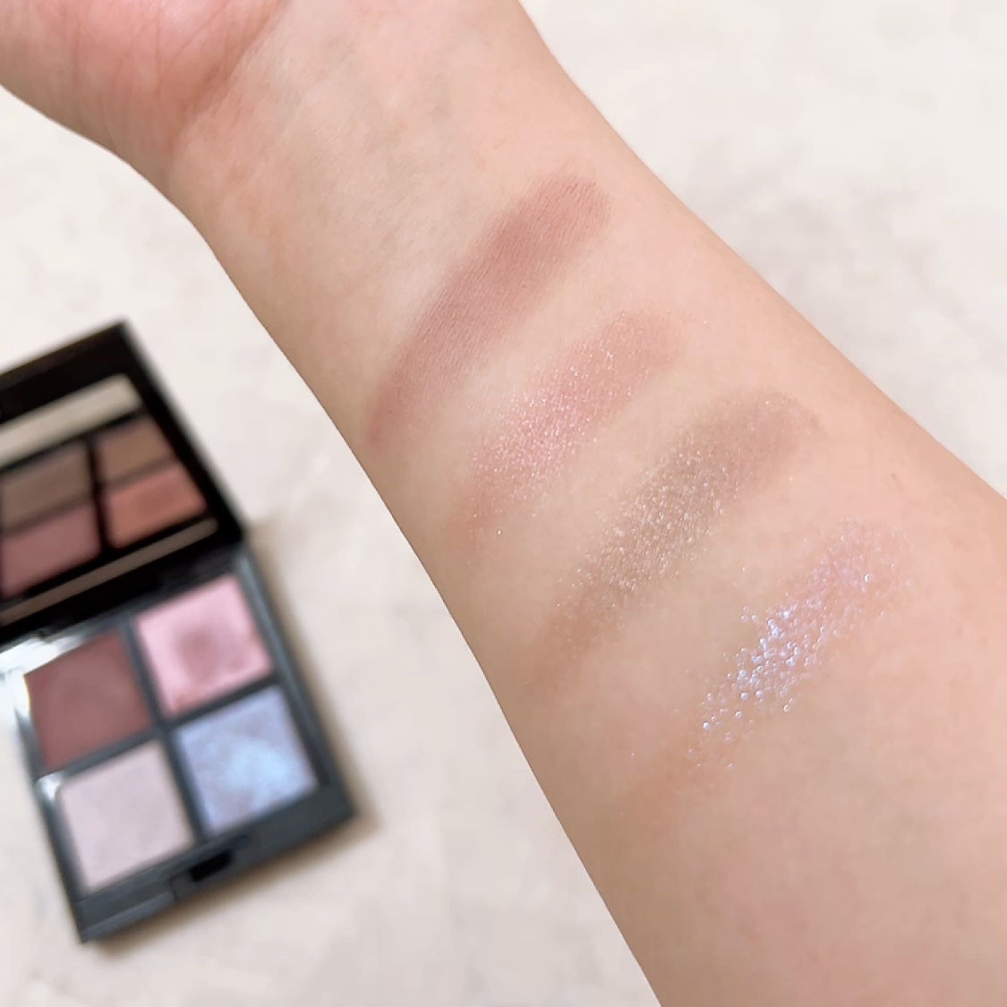 アディクション ザ アイシャドウ スパークル/ADDICTION/単色アイシャドウを使ったクチコミ（3枚目）