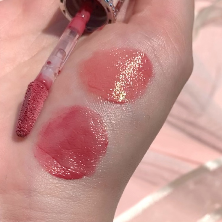 リップラッカー　ブルーミングガーランド/JILL STUART/口紅の動画クチコミ2つ目