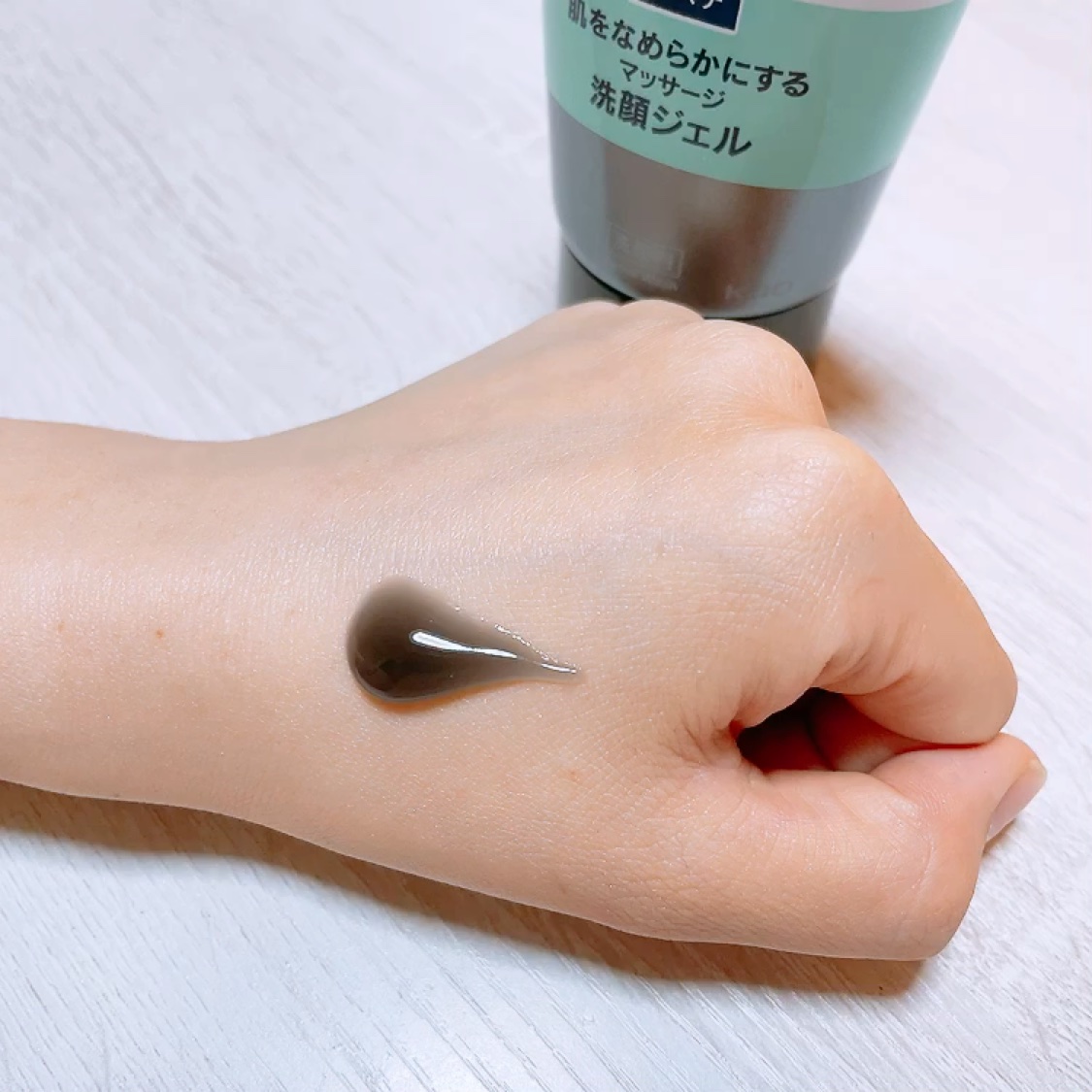 ビオレ おうちdeエステ 肌をなめらかにするマッサージ洗顔ジェル 炭のクチコミ「見つけたら買い！数量限定洗顔ジェル！

ビオレ おうちdeエステ 
肌をなめらかにするマッサー.....」（3枚目）