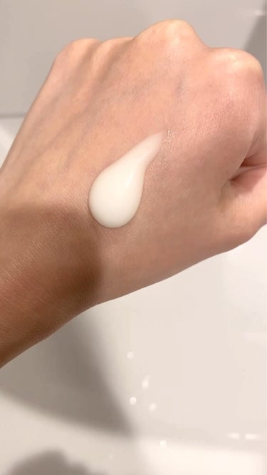 ニベア ニベアUV ウォータージェル SPF50のクチコミ「♡伸びが良い
♡白くならない
♡ベタつかない

塗ると水分補給されたみたいに潤います笑
しっか.....」（3枚目）