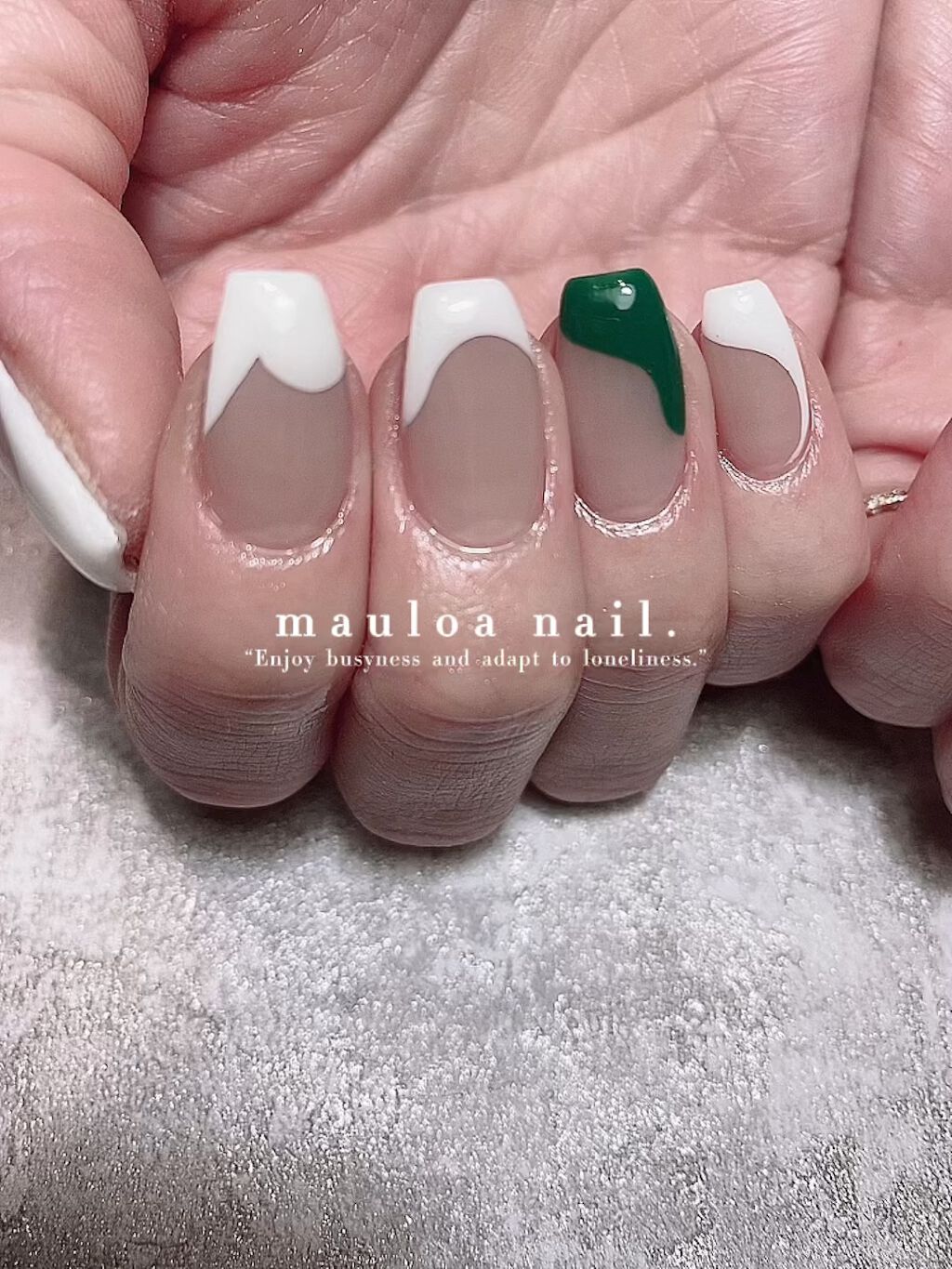 #ハートネイル,#ネイル,#アートネイル,#冬ネイル,#うねうねネイル,#リングネイル,#ボルドーフレンチネイル,#ボルドーネイル,#ミラーネイル,#手書きアートネイル,#ハートネイル,#パーツネイル,#ベージュネイル,#緑ネイル,#冬ネイル,#天王寺ネイルのネイルデザイン