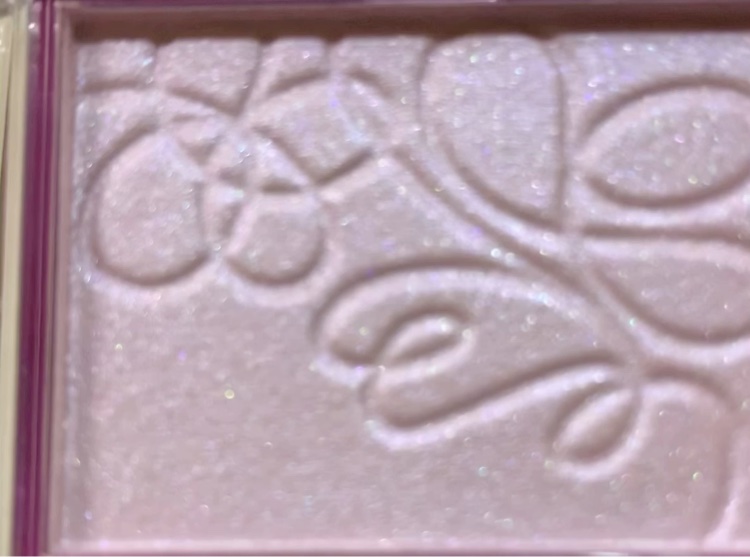 パールグロウニュアンサー/CEZANNE/パウダーハイライトを使ったクチコミ（3枚目）