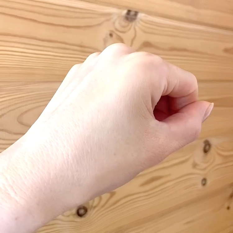 サンシェルター　マルチ プロテクション　トーンアップＣＣ/DECORTÉ/化粧下地の動画クチコミ2つ目