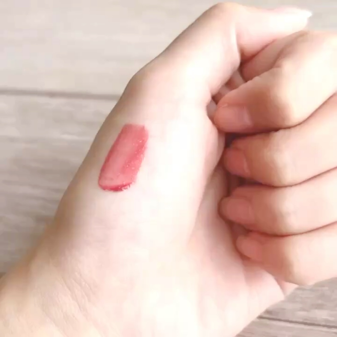 ティルナス サンリットパール ティント/tilnus/リップティントの動画クチコミ5つ目
