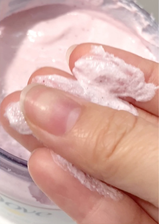 ダヴ ふわとろ　クリーミースクラブ チェリー＆アプリコットミルク/ダヴ/ボディスクラブを使ったクチコミ（3枚目）