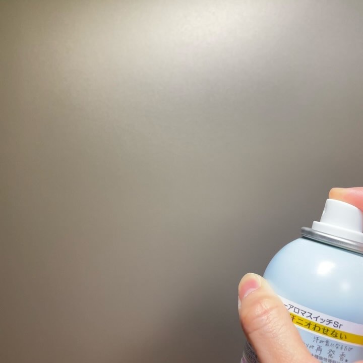 8x4 アロマスイッチ スプレー アイランドブロッサムの香り/８ｘ４/デオドラント・制汗剤を使ったクチコミ（2枚目）