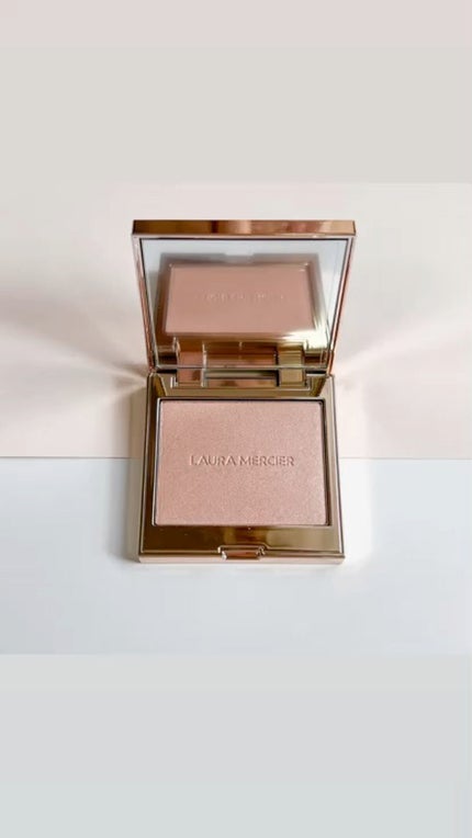 ローズグロウ イルミネーター /ローラ メルシエ/プレストパウダーの人気ショート動画