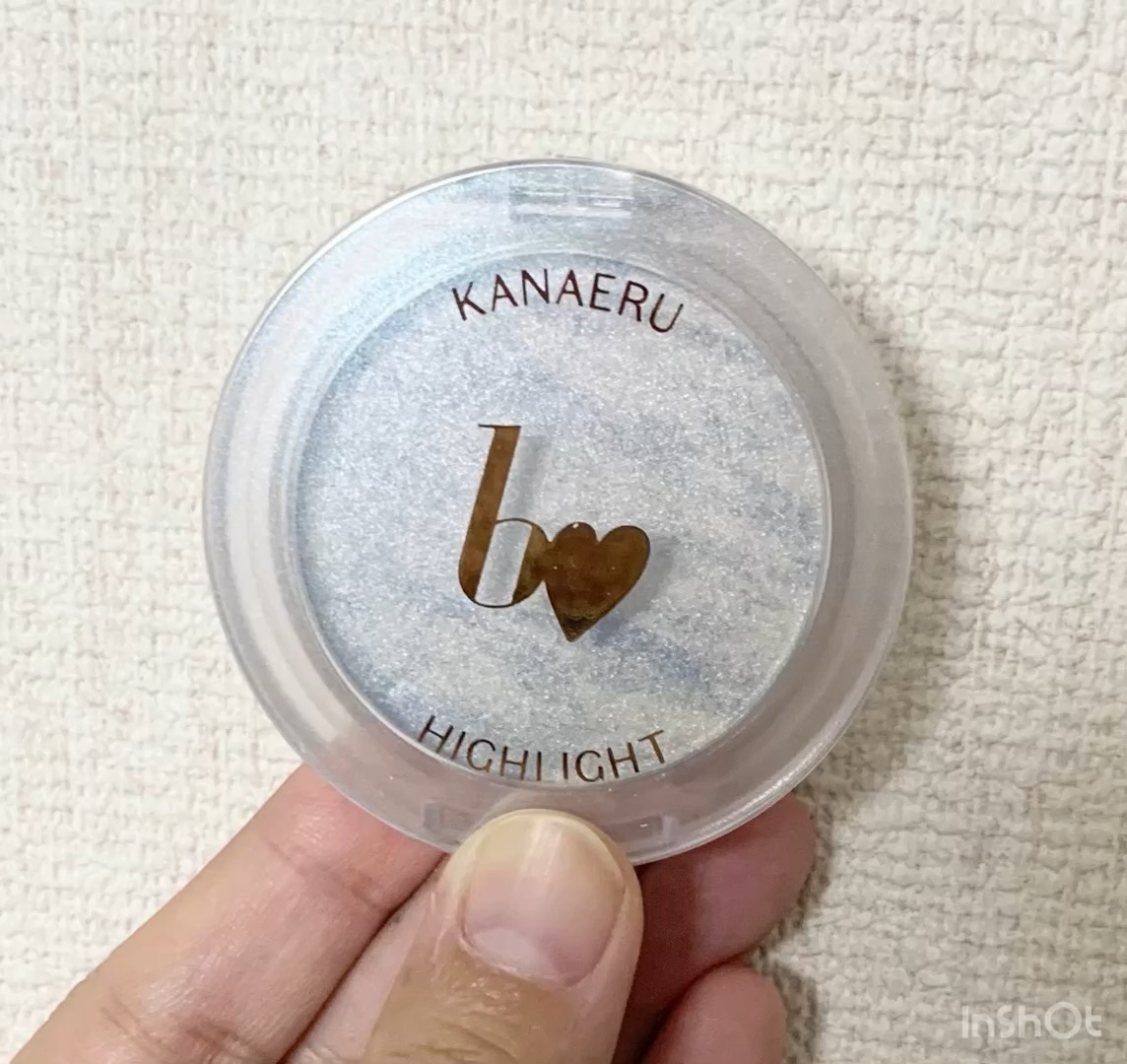 先日レビューをあげた、
b idol　叶えるハイライト　02鼻高ホワイトのスウォッチを動画にしてみました✨


質感はこちらの方が分かりやすいかなと思います
詳しいレビューは1つ前の投稿を見ていただけると嬉しいです☺️






#プチプ