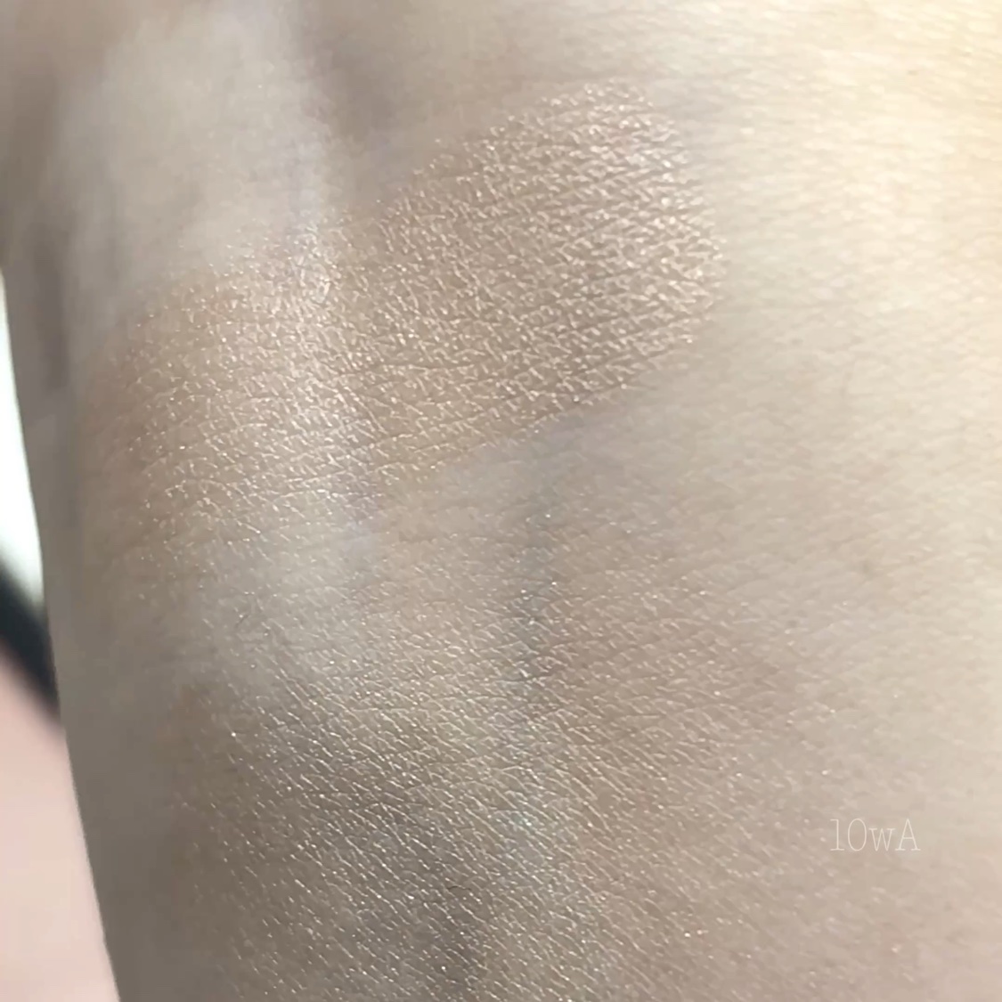 プラダ ライト グローイング パウダー 02 ピンク / PRADA BEAUTY | LIPS