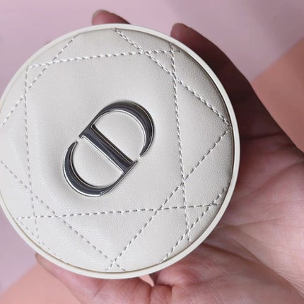 ディオールスキン フォーエヴァー クッション パウダー/Dior/ルースパウダーの人気ショート動画