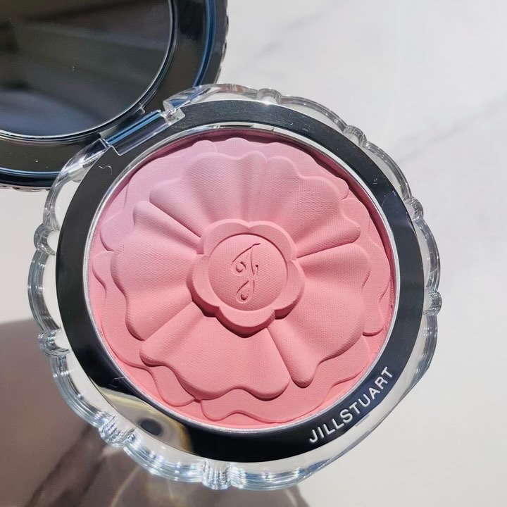 ジルスチュアート　パステルペタル ブラッシュ/JILL STUART/パウダーチークの動画クチコミ3つ目