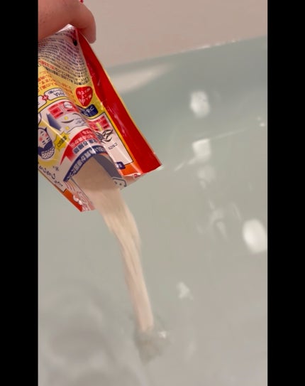 重曹つるつる風呂/毛穴撫子/炭酸系入浴剤の人気ショート動画