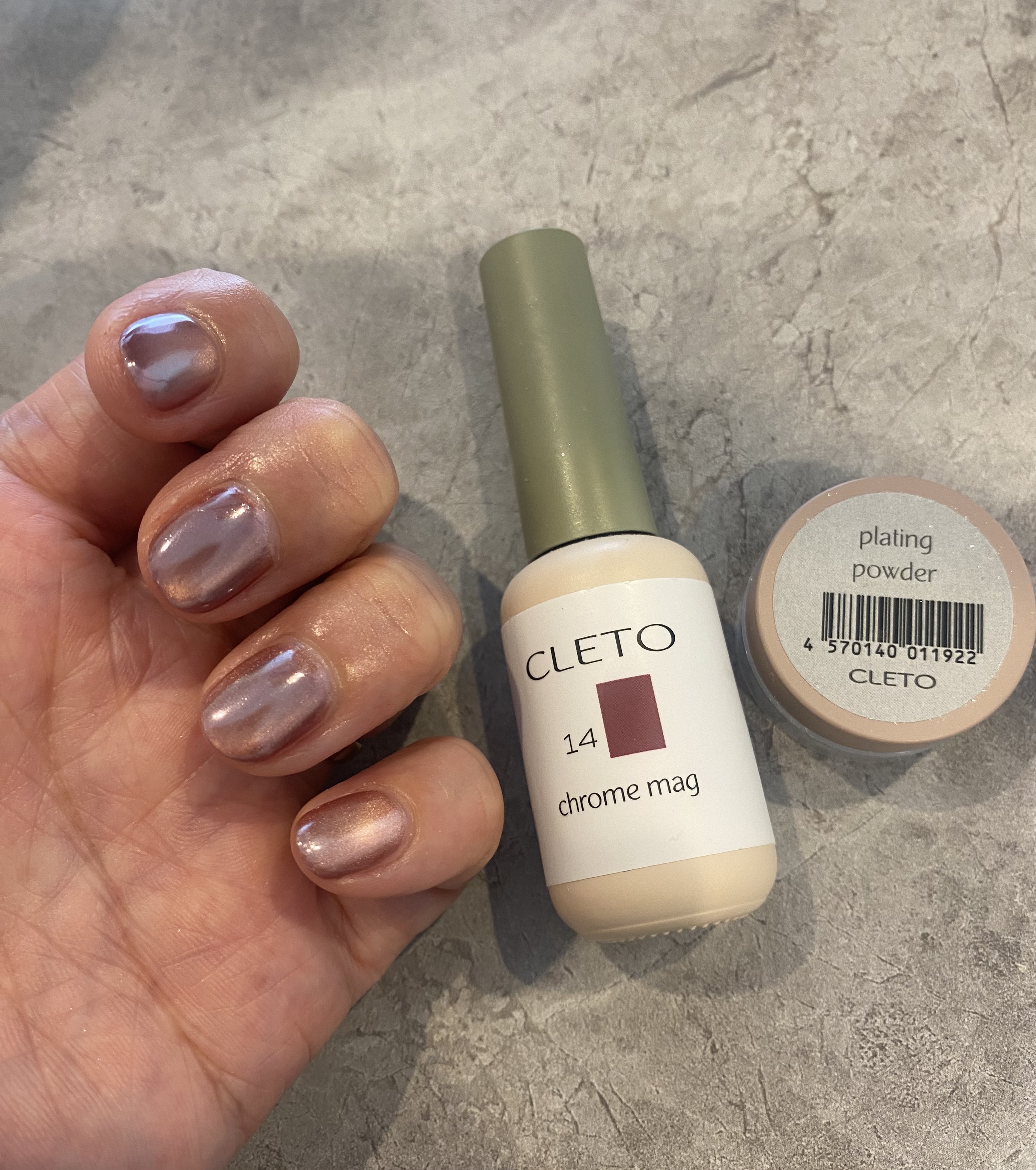 chrome mag/CLETO/ジェルネイルの動画クチコミ4つ目