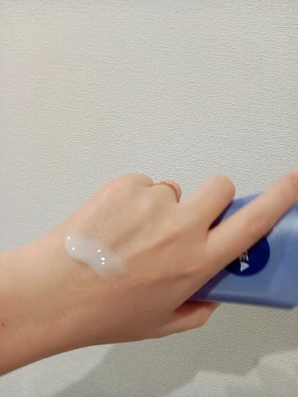 プレミアムボディミルク ホワイトニング【医薬部外品】		/ニベア/ボディミルクの人気ショート動画