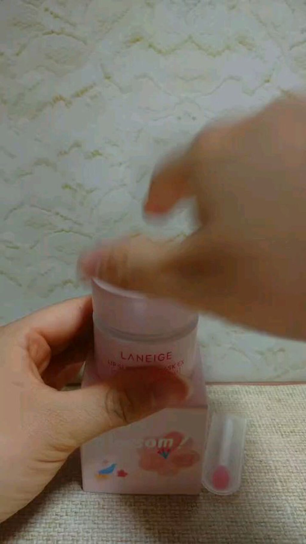 桜エディション リップスリーピングマスク/LANEIGE/リップケアの動画クチコミ2つ目