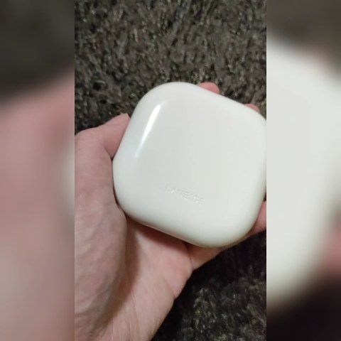 ネオ エッセンシャル フィニッシュパウダー/LANEIGE/ルースパウダーを使ったクチコミ（2枚目）