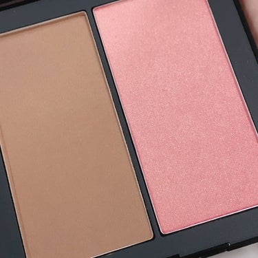 NARS アイコニックグロー チークデュオのクチコミ「顔にメリハリを💗💗

このチークデュオを使うと顔にメリハリが出て海外風の仕上がりになります🙌🏻.....」（3枚目）